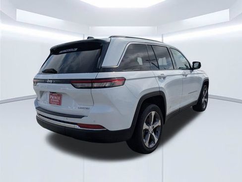 Used 2024 Jeep Grand Cherokee Limited w/ Trailer Tow Package AWD/4WD image 4
