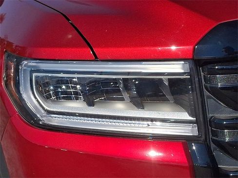 Used 2021 GMC Acadia SLE w/ Driver Convenience Package image 9