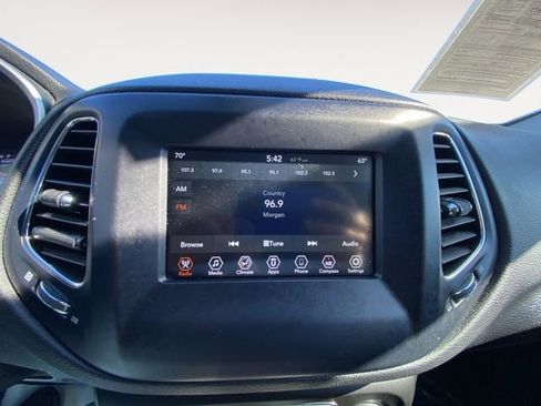 Used 2021 Jeep Compass Sport image 22
