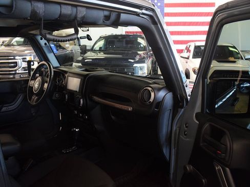 Used 2015 Jeep Wrangler Sport AWD/4WD image 23