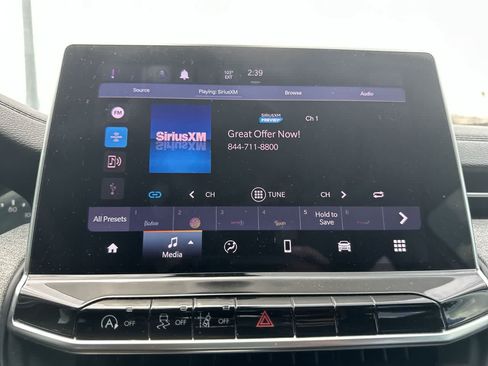 Certified 2022 Jeep Compass Latitude FWD image 28