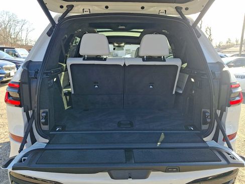 Certified 2024 BMW X7 xDrive40i w/ M Sport Package AWD/4WD image 29