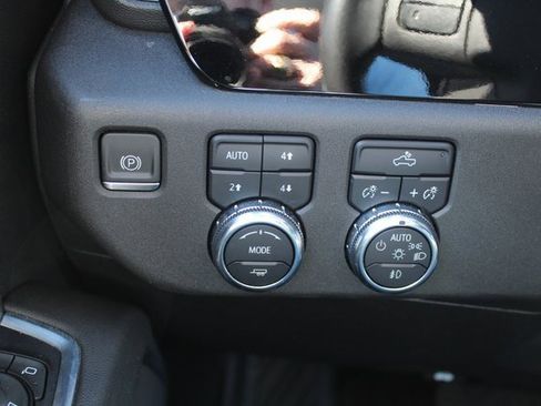 Used 2022 GMC Sierra 1500 Elevation w/ X31 Off-Road Package image 24