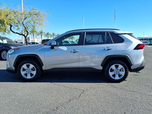 Used 2019 Toyota RAV4 XLE image 4