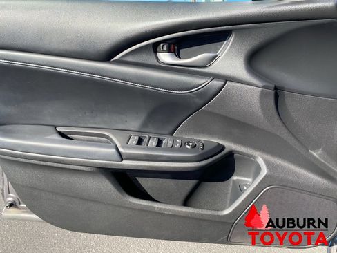 Used 2019 Honda Insight Touring image 32