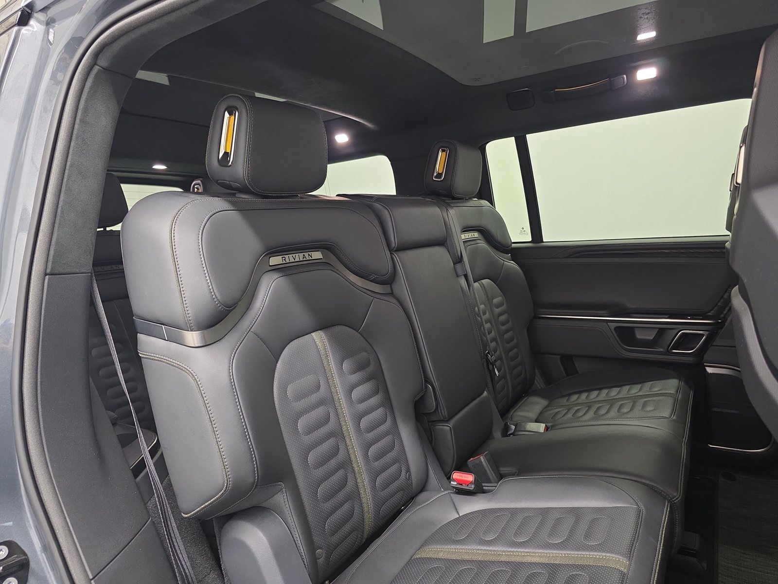 Used 2022 Rivian R1S Launch Edition Quad AWD/4WD image 23