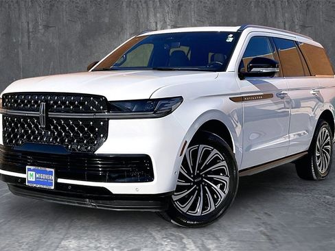 Used 2025 Lincoln Navigator Black Label image 1