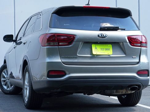 Used 2019 Kia Sorento FWD image 5