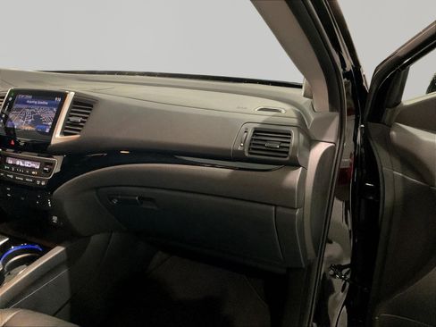 Used 2016 Honda Pilot Touring image 27