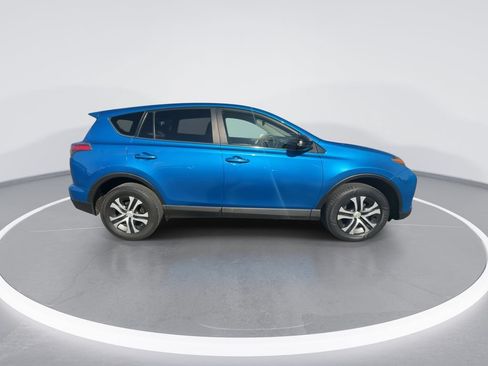 Used 2017 Toyota RAV4 LE w/ Carpet Mat Package FWD image 9