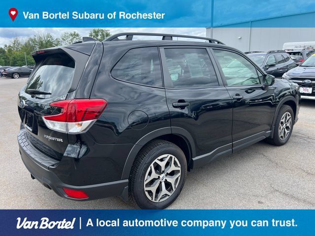 Used 2023 Subaru Forester Premium AWD/4WD image 6