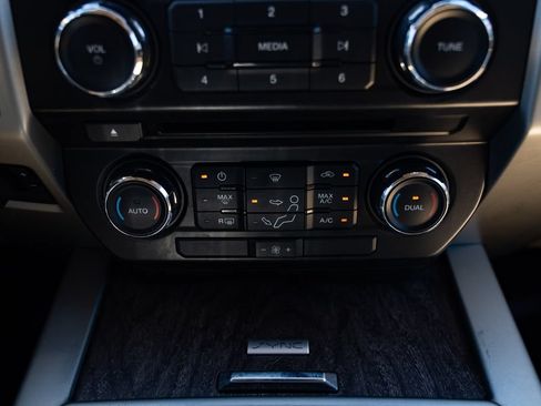 Used 2017 Ford F350 Lariat AWD/4WD image 19