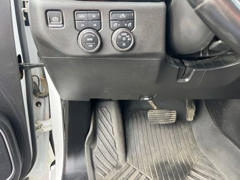 Used 2022 Chevrolet Silverado 1500 LT Trail Boss w/ Convenience Package II AWD/4WD image 21