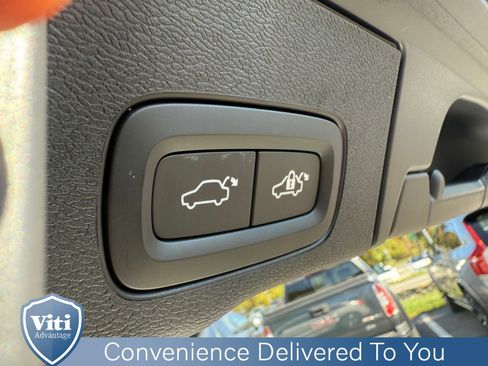 Certified 2023 Volvo XC60 B5 Plus w/ Climate Package image 23