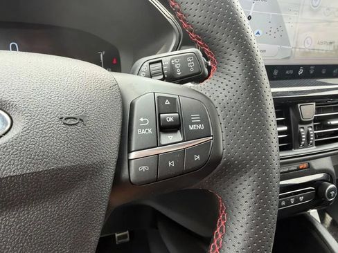 Used 2023 Ford Escape ST-Line w/ Tech Pack #1 AWD/4WD image 17