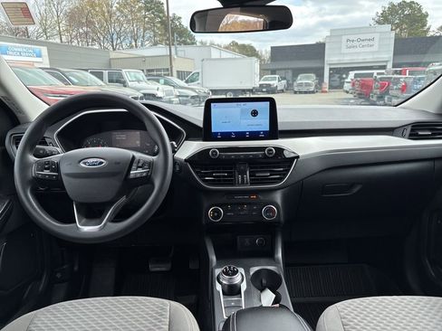 Used 2021 Ford Escape SE image 10