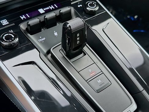 Certified 2025 Porsche 911 Carrera RWD image 18