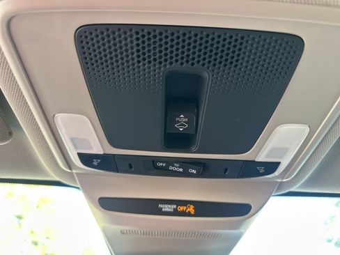 Used 2024 Honda HR-V EX-L image 25