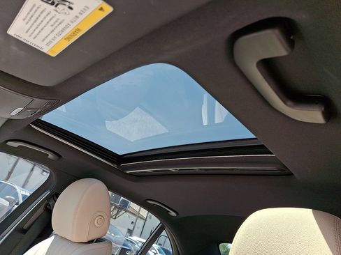 Used 2018 Mercedes-Benz E 300 4MATIC image 15