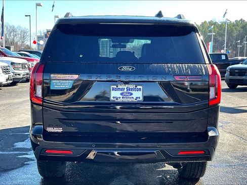 New 2026 Ford Expedition Platinum w/ Stealth Appearance Package image 4