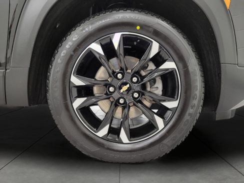 Used 2023 Chevrolet TrailBlazer LT w/ Convenience Package FWD image 4