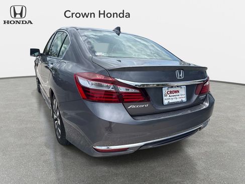 Used 2017 Honda Accord Touring image 7