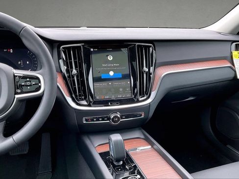 New 2026 Volvo V60 B5 Cross Country Plus w/ Climate Package AWD/4WD image 7