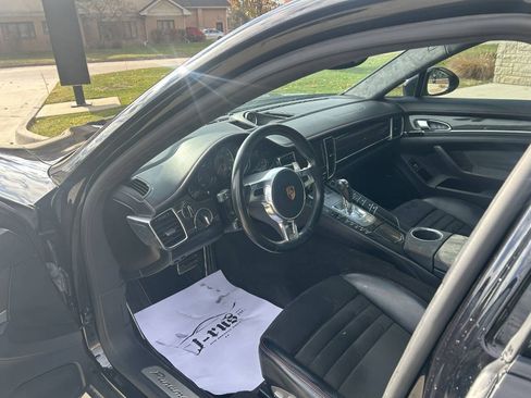 Used 2016 Porsche Panamera GTS image 17