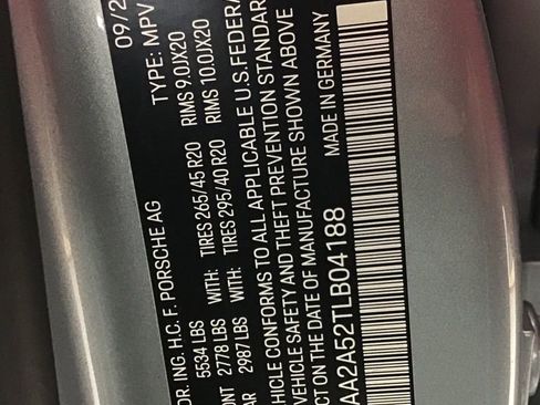 Certified 2026 Porsche Macan AWD/4WD image 41