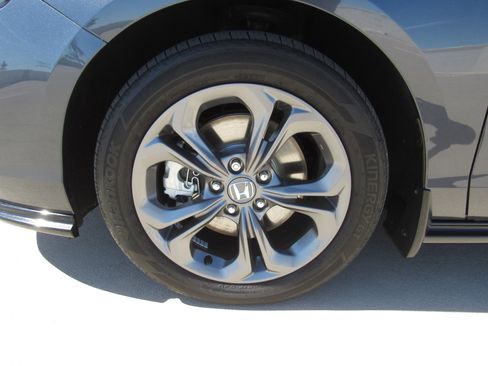 Used 2023 Honda Accord EX-L image 4