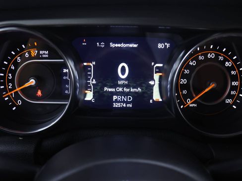 Used 2021 Jeep Wrangler Unlimited Sahara w/ LED Lighting Group AWD/4WD image 10