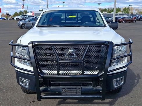 Used 2017 Nissan Titan S image 2