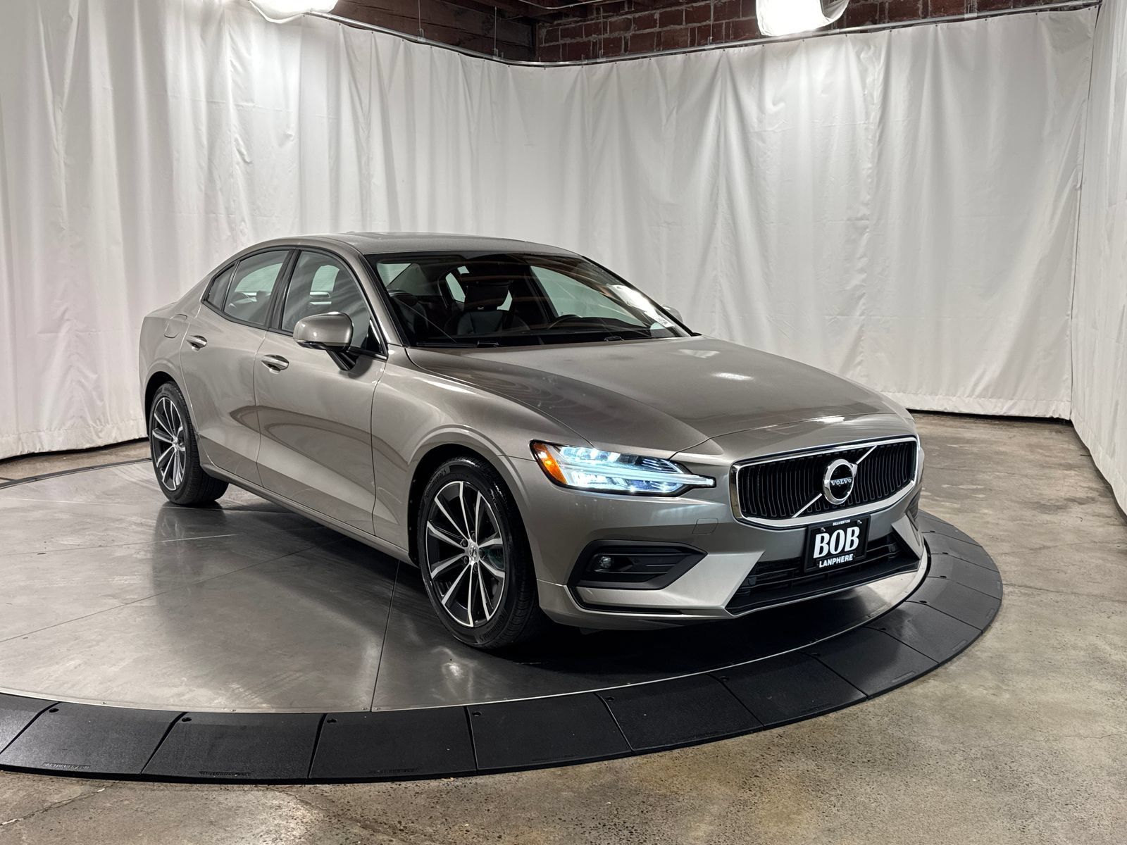 Used 2021 Volvo S60 T6 Momentum w/ Premium Package AWD/4WD image 10