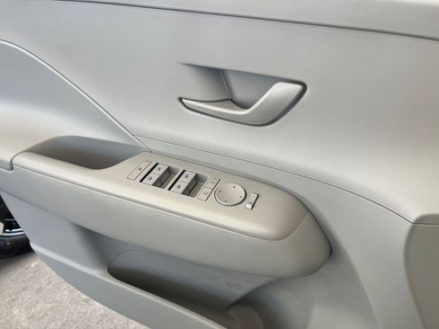 Used 2025 Hyundai Kona SEL image 20