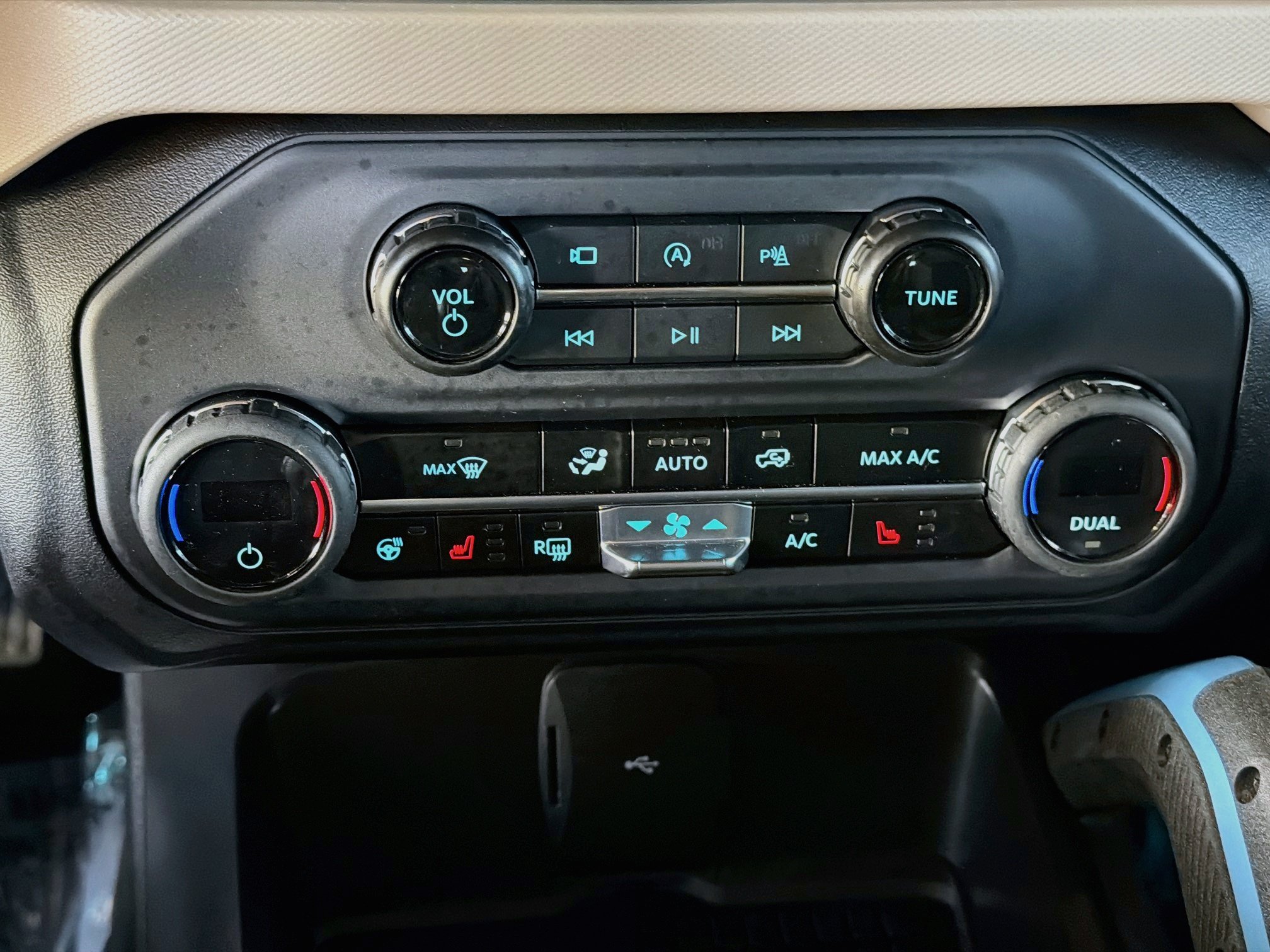 Used 2024 Ford Bronco Wildtrak AWD/4WD image 23