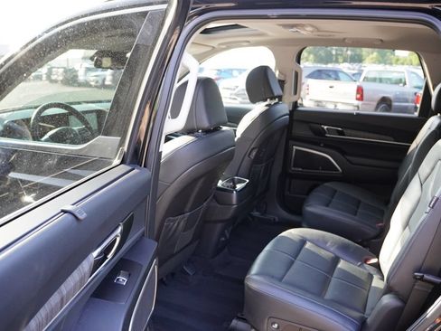 Certified 2024 Kia Telluride EX w/ EX Captain's Chair Package AWD/4WD image 16