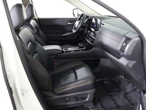 Used 2024 Nissan Pathfinder SL w/ SL Premium Package AWD/4WD image 35