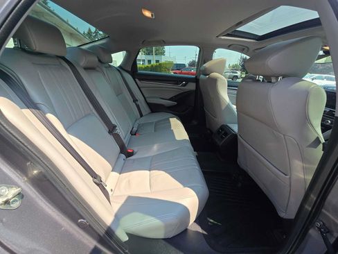 Used 2019 Honda Accord Touring image 12
