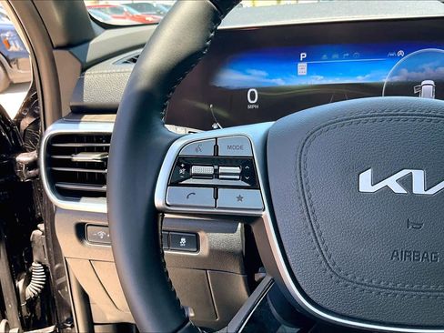 Used 2025 Kia Telluride SX w/ SX Captain's Chair Package FWD image 43