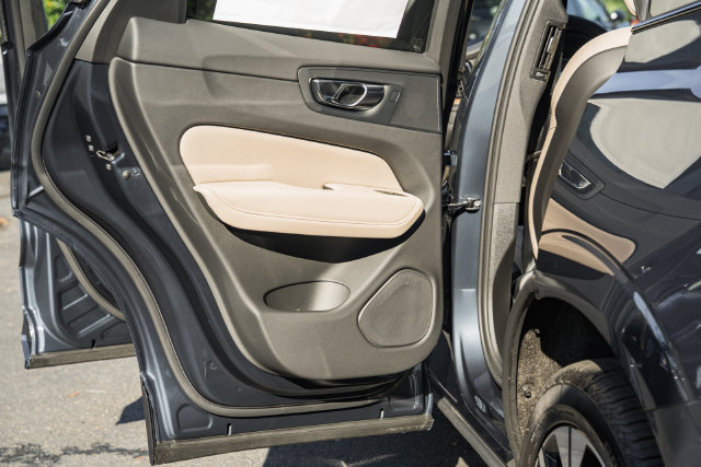 New 2027 Volvo XC60 T8 Plus AWD/4WD image 38
