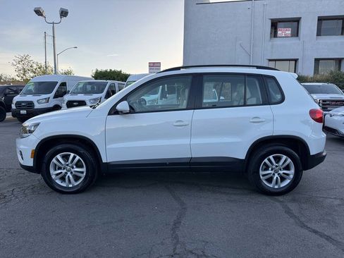 Used 2017 Volkswagen Tiguan S image 7