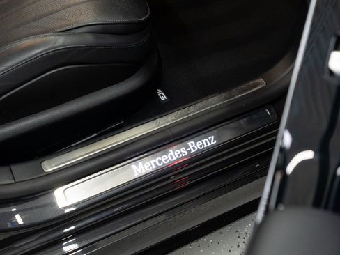 Used 2022 Mercedes-Benz S 500 4MATIC w/ AMG Line Package image 16