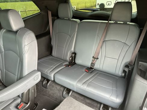 Used 2022 Buick Enclave Premium image 21