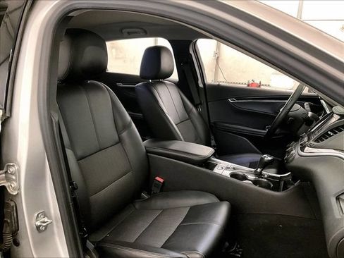 Used 2019 Chevrolet Impala LT FWD image 7