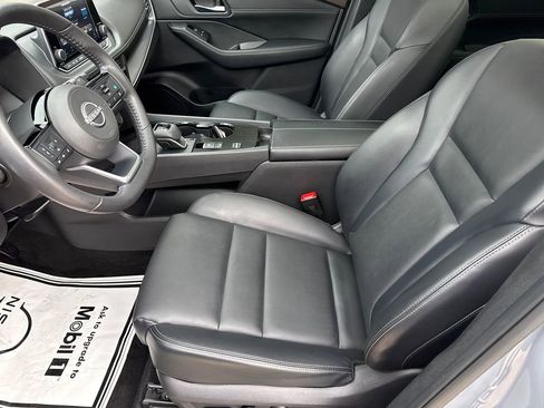 Used 2023 Nissan Rogue SV w/ SV Premium B Package image 18