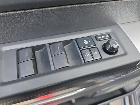 Used 2022 Toyota Tundra Platinum image 13