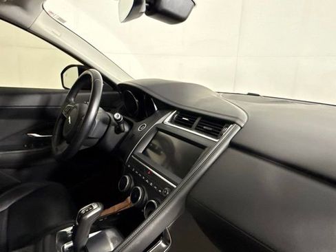 Certified 2020 Jaguar E-PACE image 33