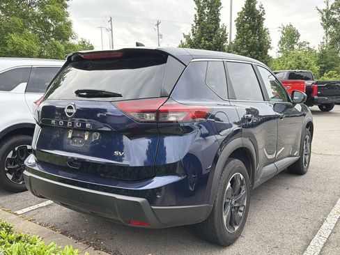 Used 2024 Nissan Rogue SV FWD image 4