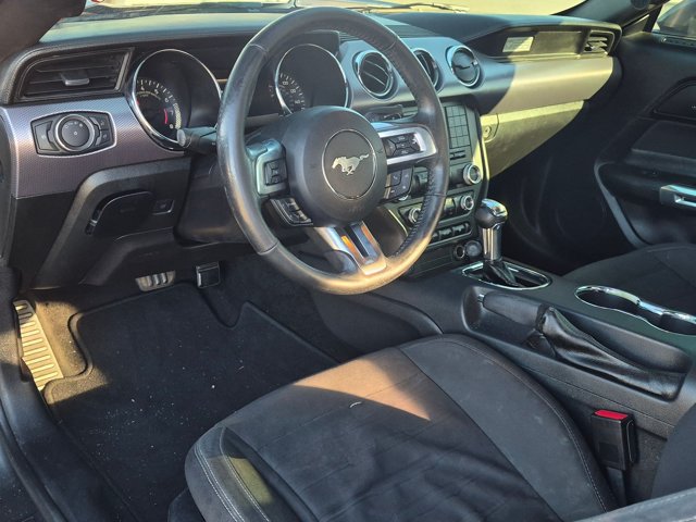 Used 2017 Ford Mustang Coupe RWD image 9