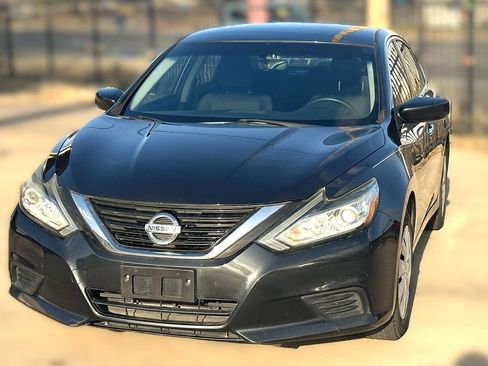Used 2017 Nissan Altima 2.5 S w/ Power Driver Seat Package FWD image 1
